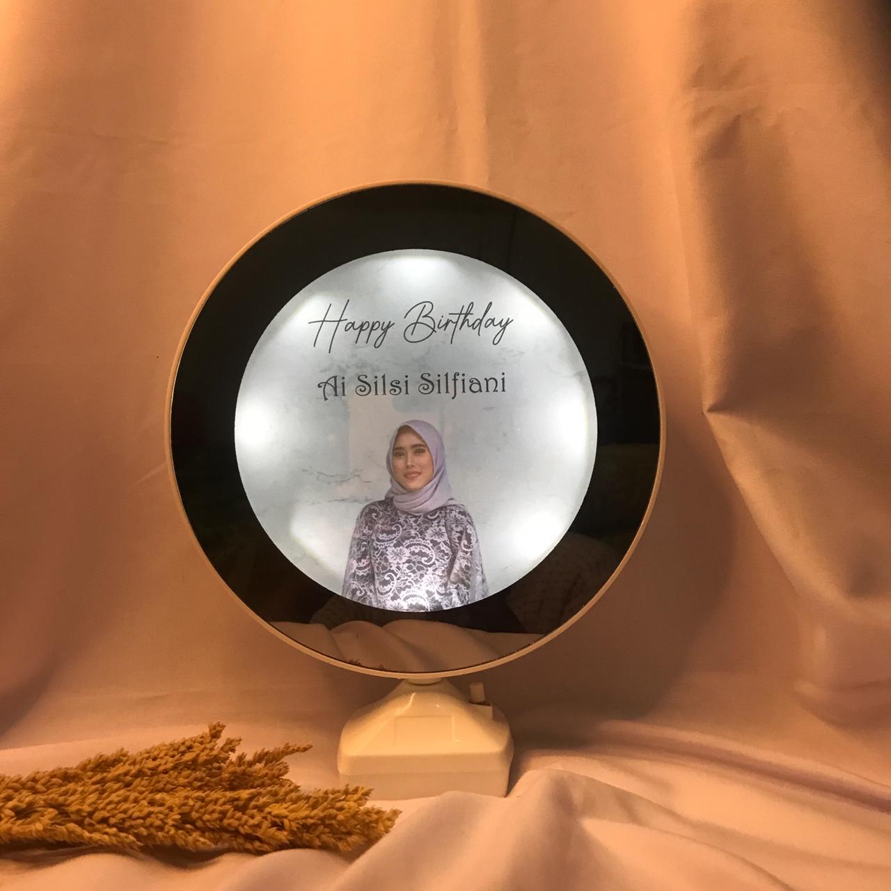 Frame Cermin Foto Estetik Kado Ulang Tahun Anniversarry Wedding Wisuda