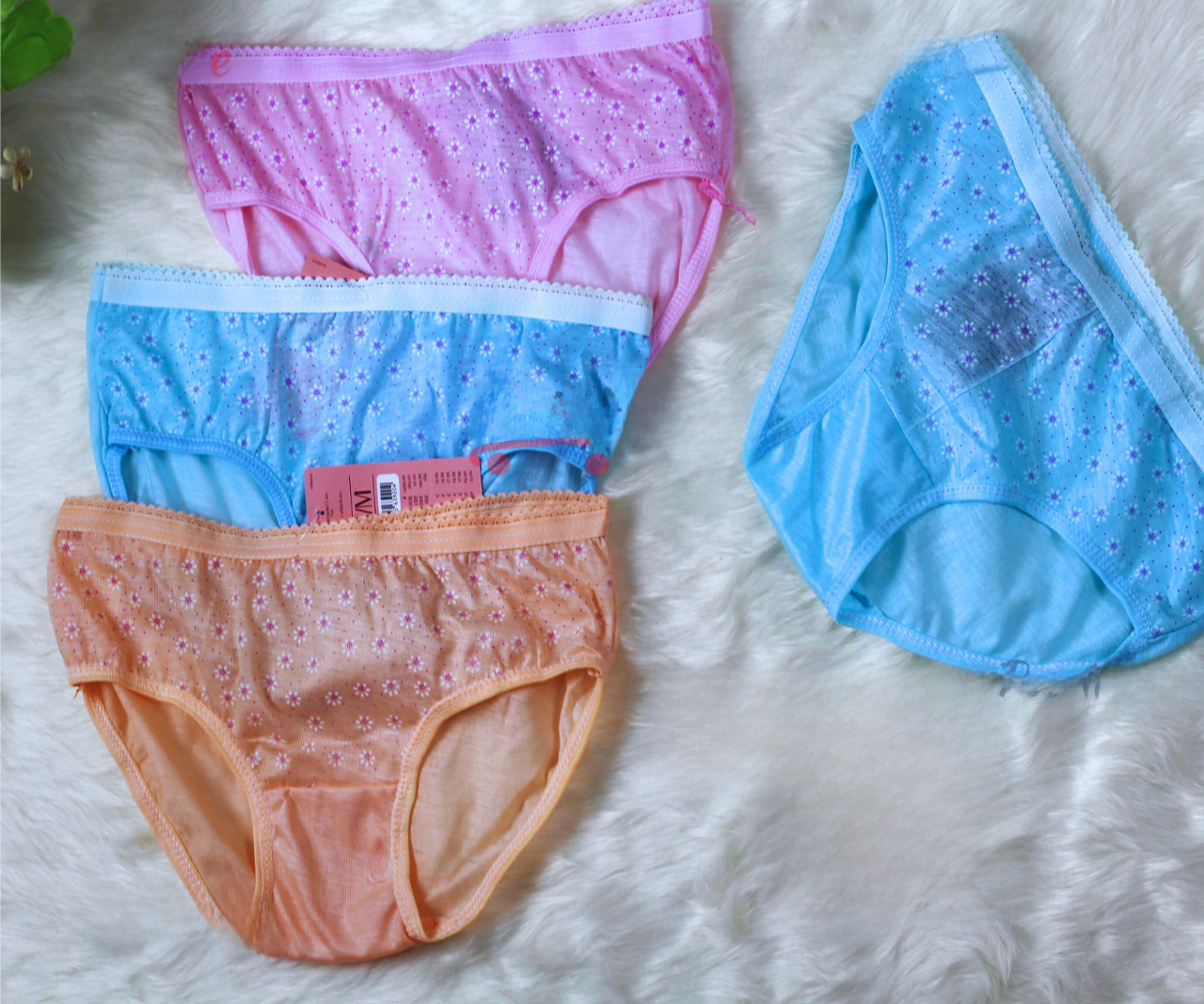 4 PCS Girls Cotton Print Panties |Soft Cotton Panties for Girls |Cotton Briefs|Girls Underwear|Girls Innerwear Comfortable and Stylish Underwear Thai Style Flower Panty Women's Wear cotton panty flower print panty