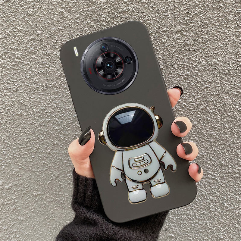 New Phone case ZTE Nubia Z60S Pro Back cover Fashionable Cartoon Astronaut Stand dustproof Smooth For ZTE Nubia Z60S Pro case