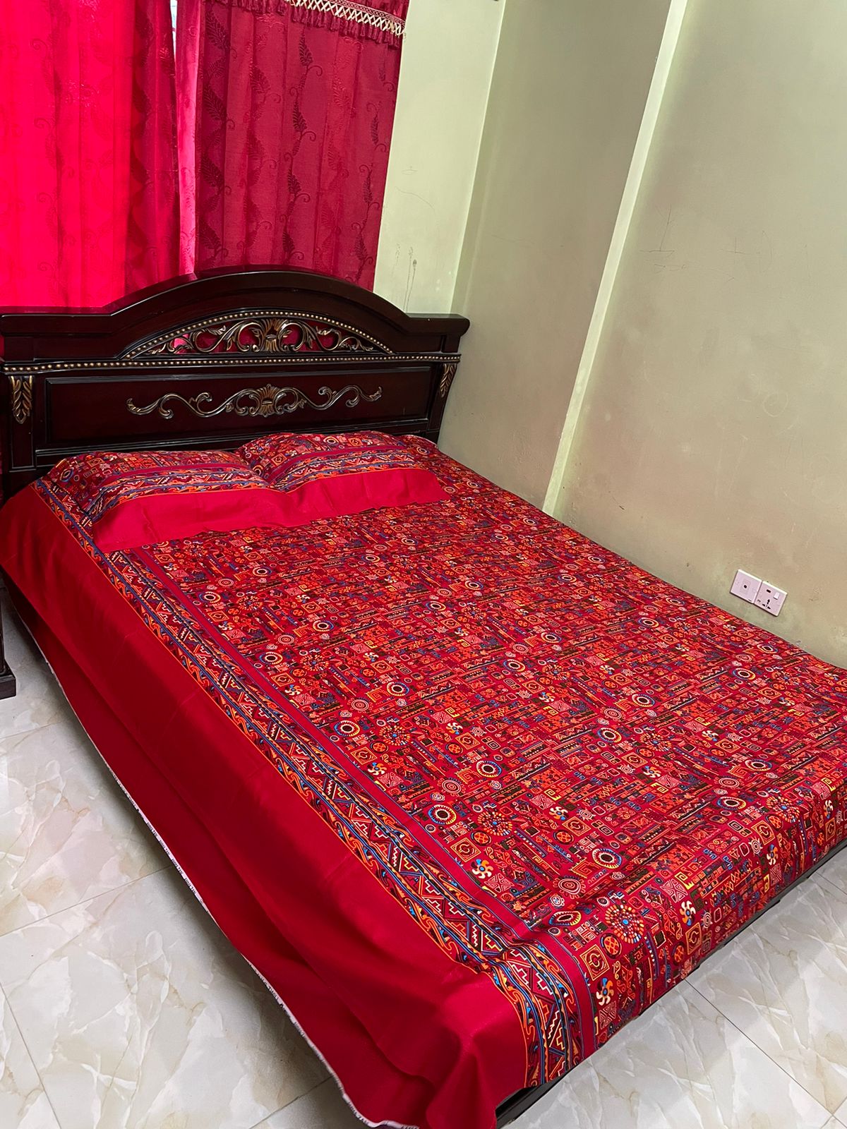 Multicolor King Size Bed sheet With Two Matching Pillow Covers - 7.5X8
