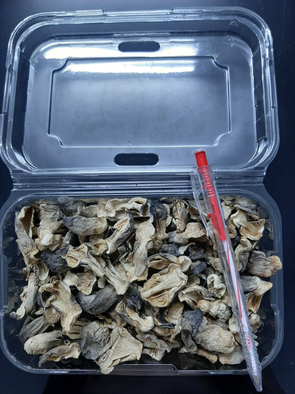 Nấm rơm sấy khô loại 1 (1 kg 800.000 đồng)