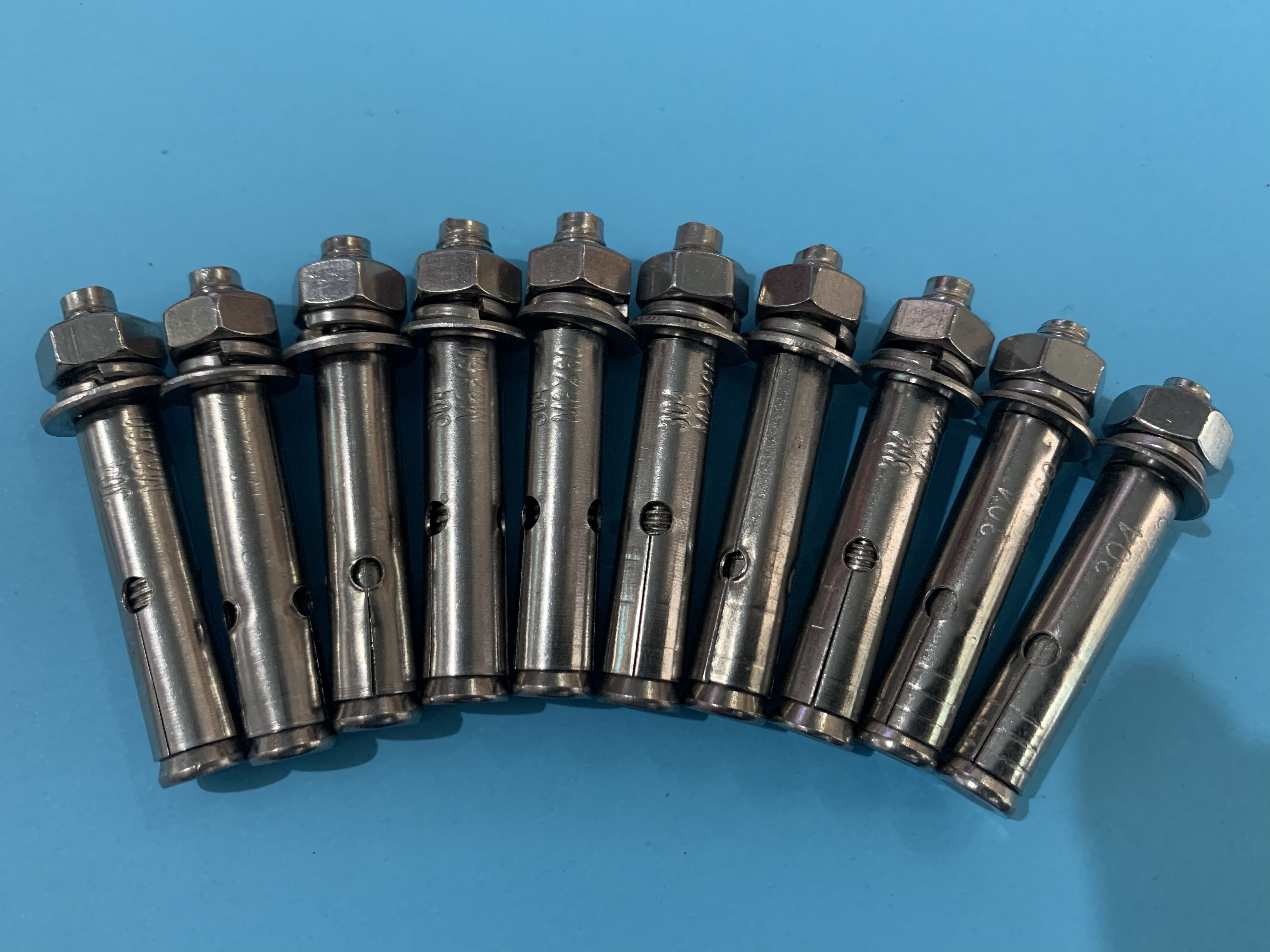 Tắc kê nở Inox 304 (8x60) 10 bộ