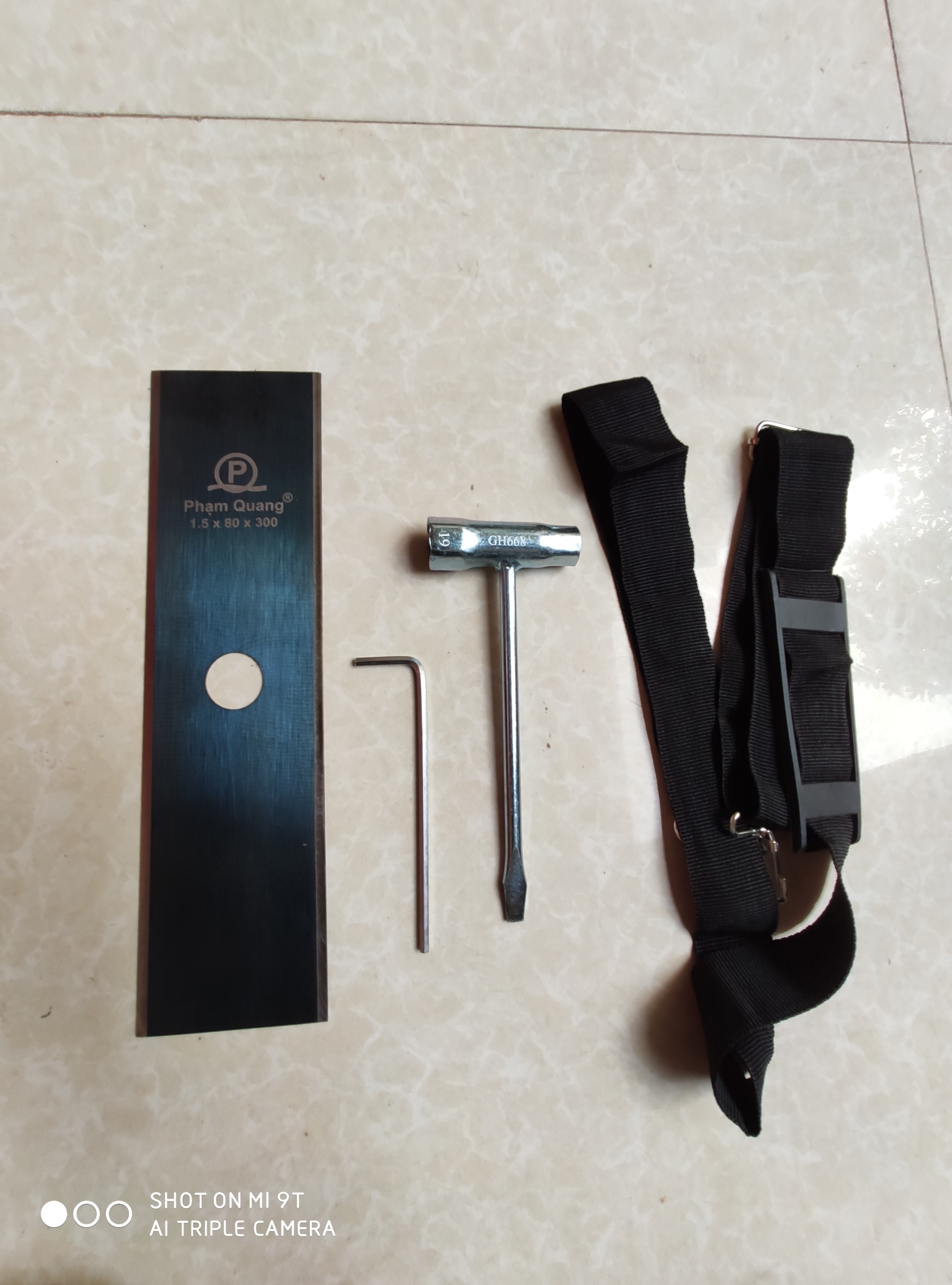 Máy cắt cỏ nhật bãi hitachi