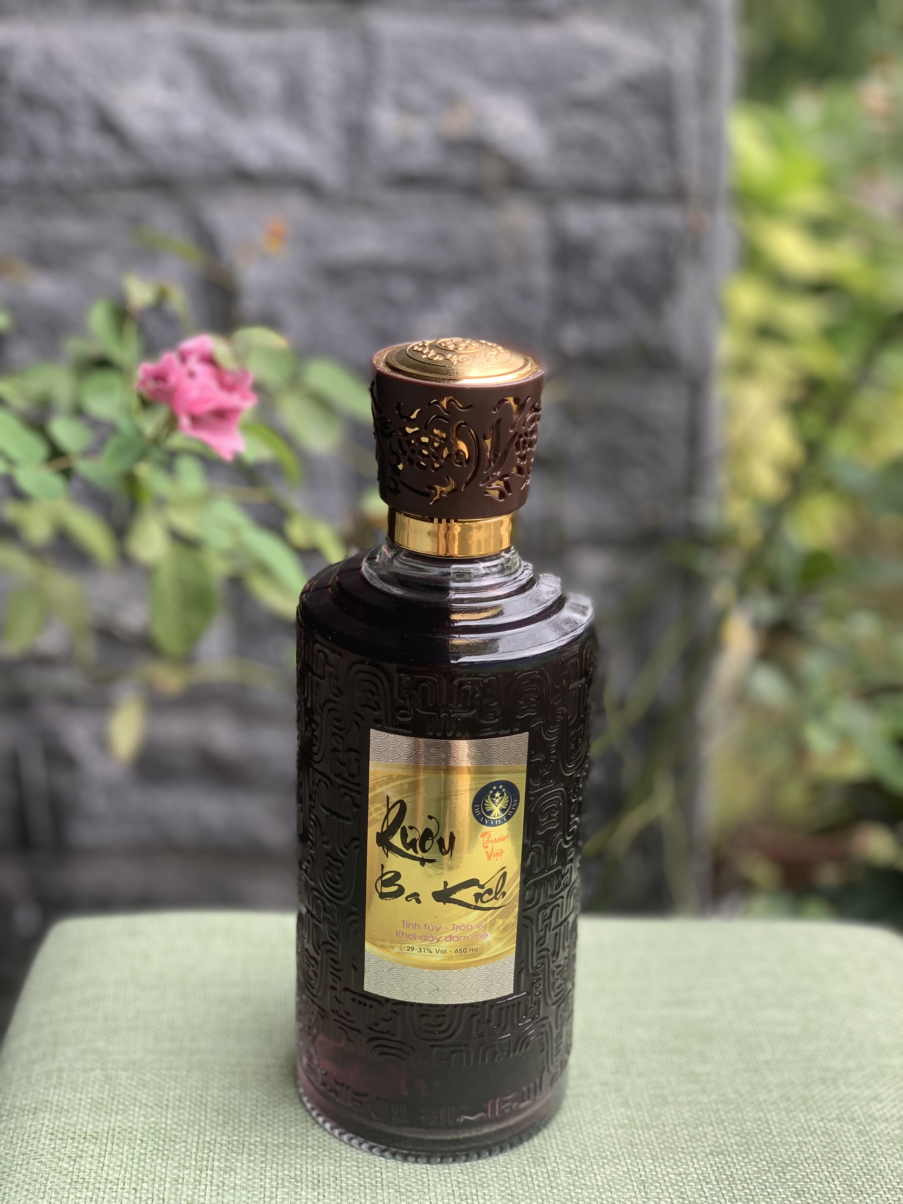 Rượu Ba Kích (chai 650ml)