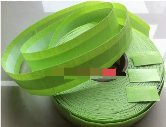 Miếng dán chống ẩm, chống mốc MicroPak(cuộn 2000 miếng)