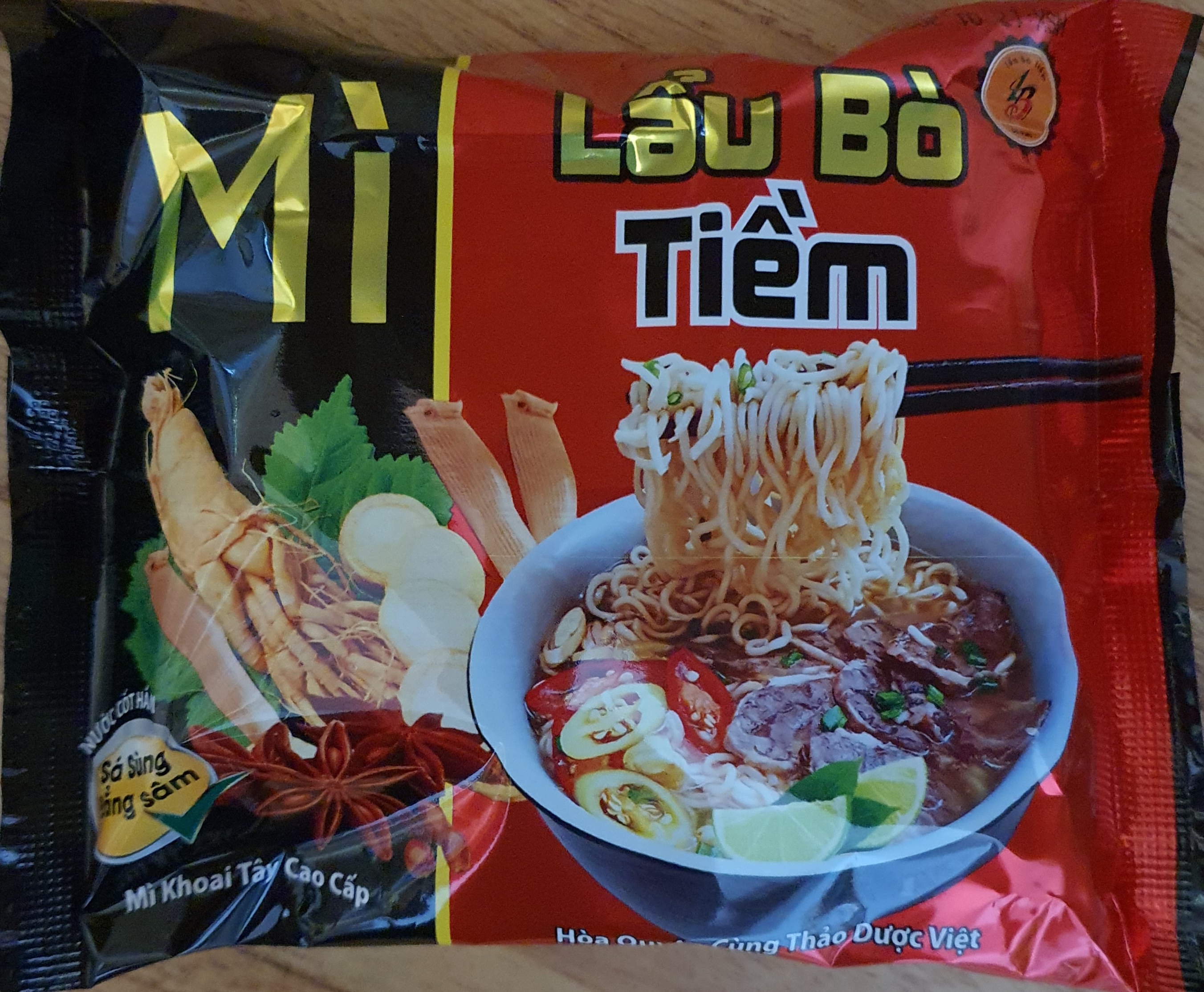 Mì gói lẩu bò tiềm