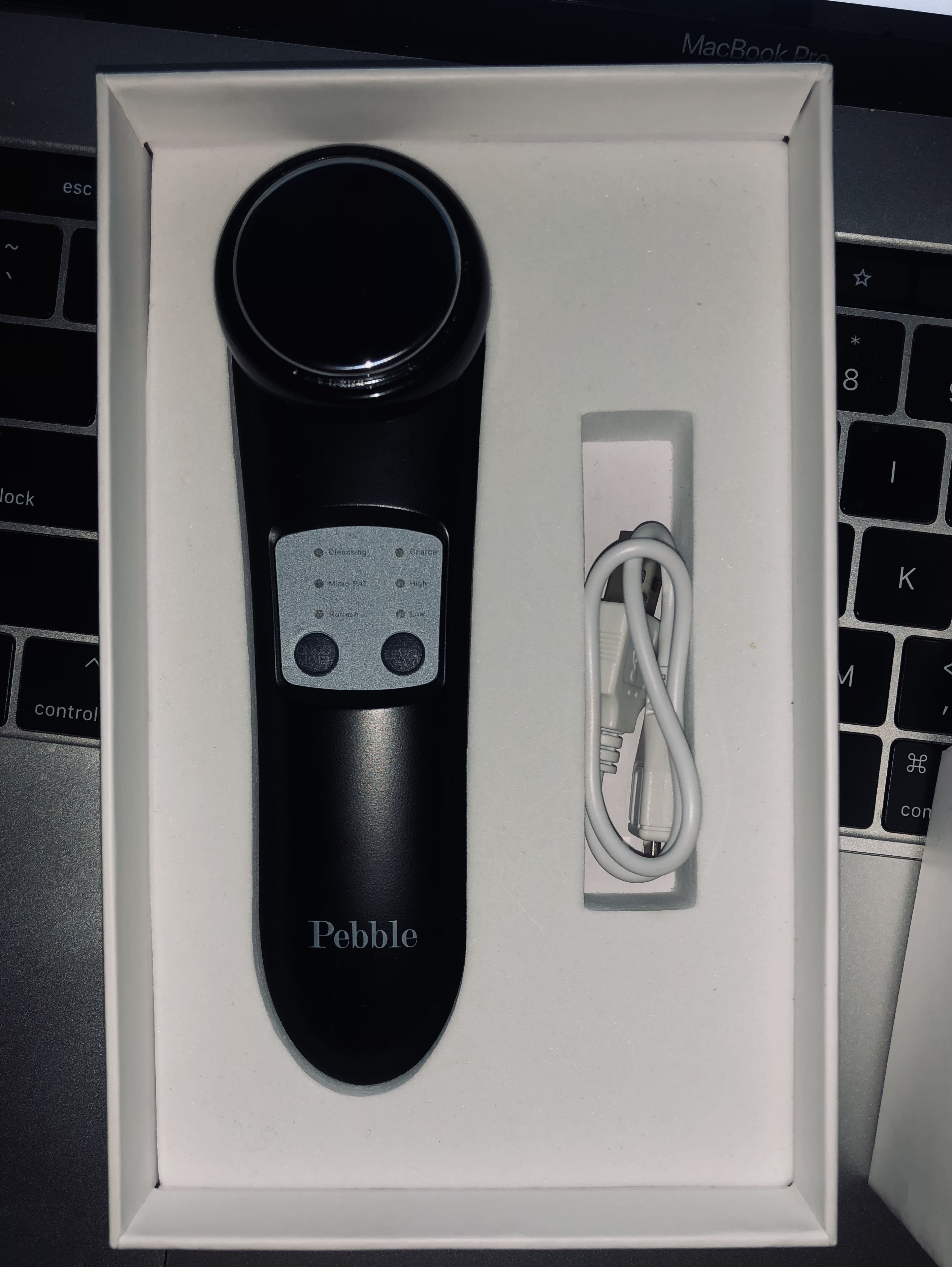 (PASS) Máy chăm sóc da mặt Pebble Fleur