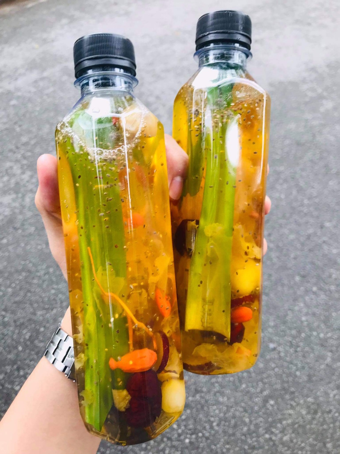 100 chai vuông 330ml nắp đen