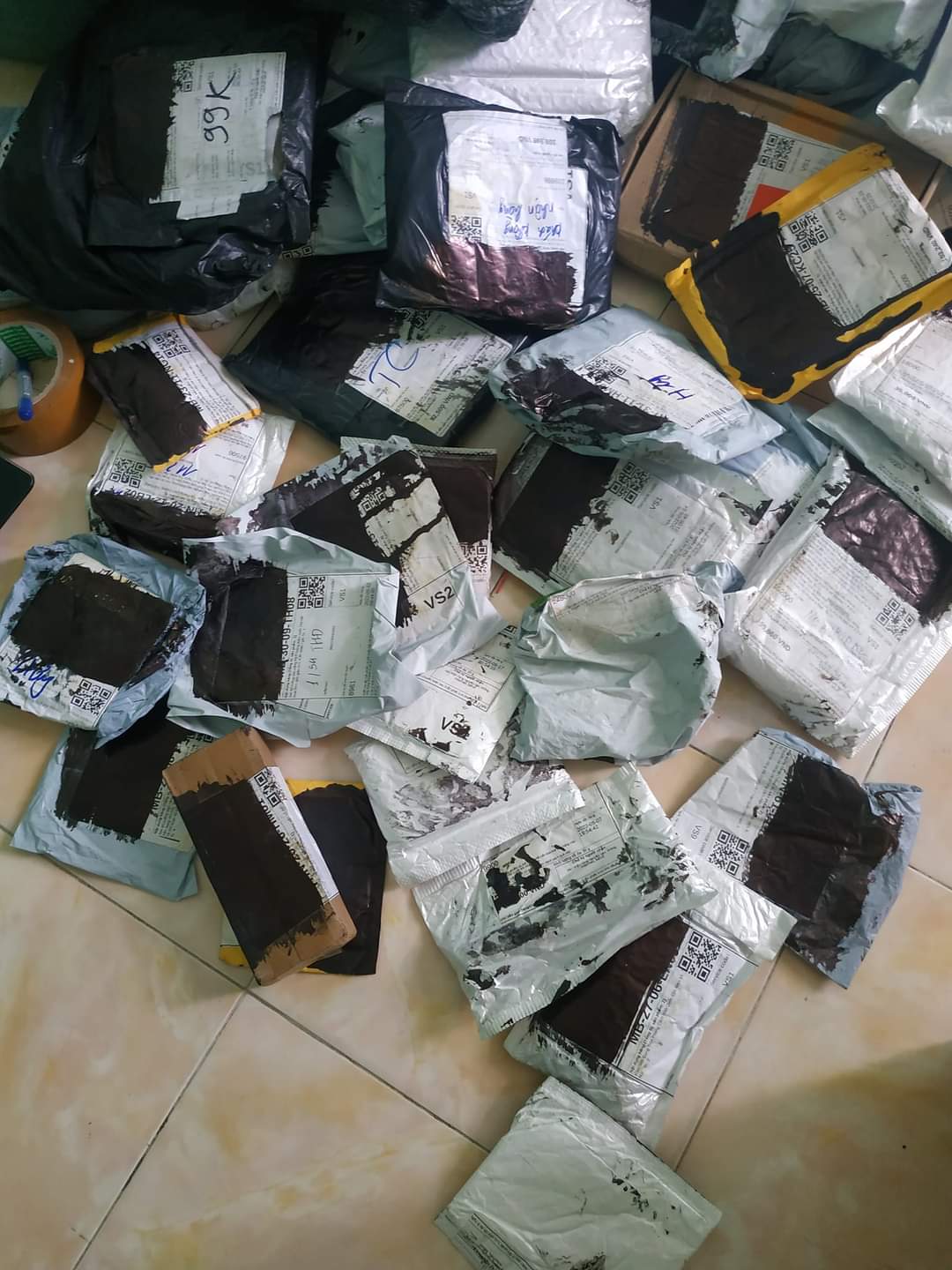 Kiện bom unbox siêu hời