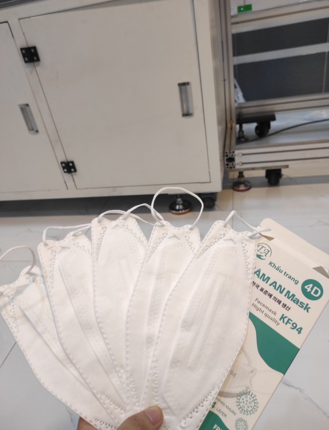 Khẩu trang KF94 3D ( combo 10 hộp 100 cái. 100k).
