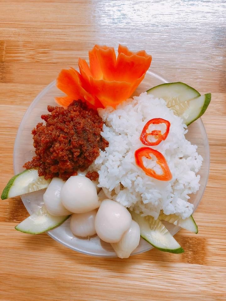 Thịt trưng mắm tép Hà Nội