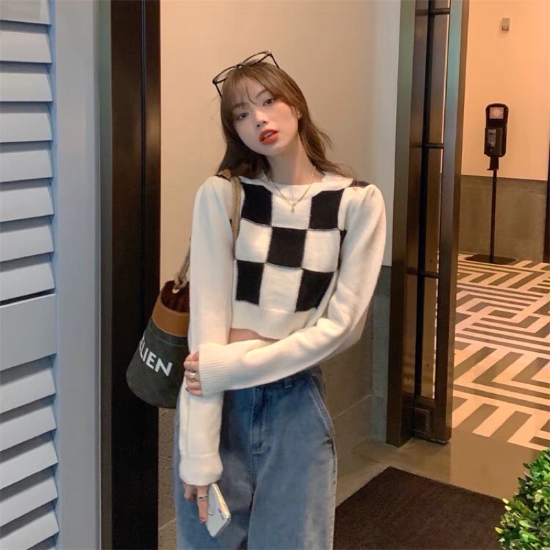 Áo len croptop hoạ tiết kẻ caro