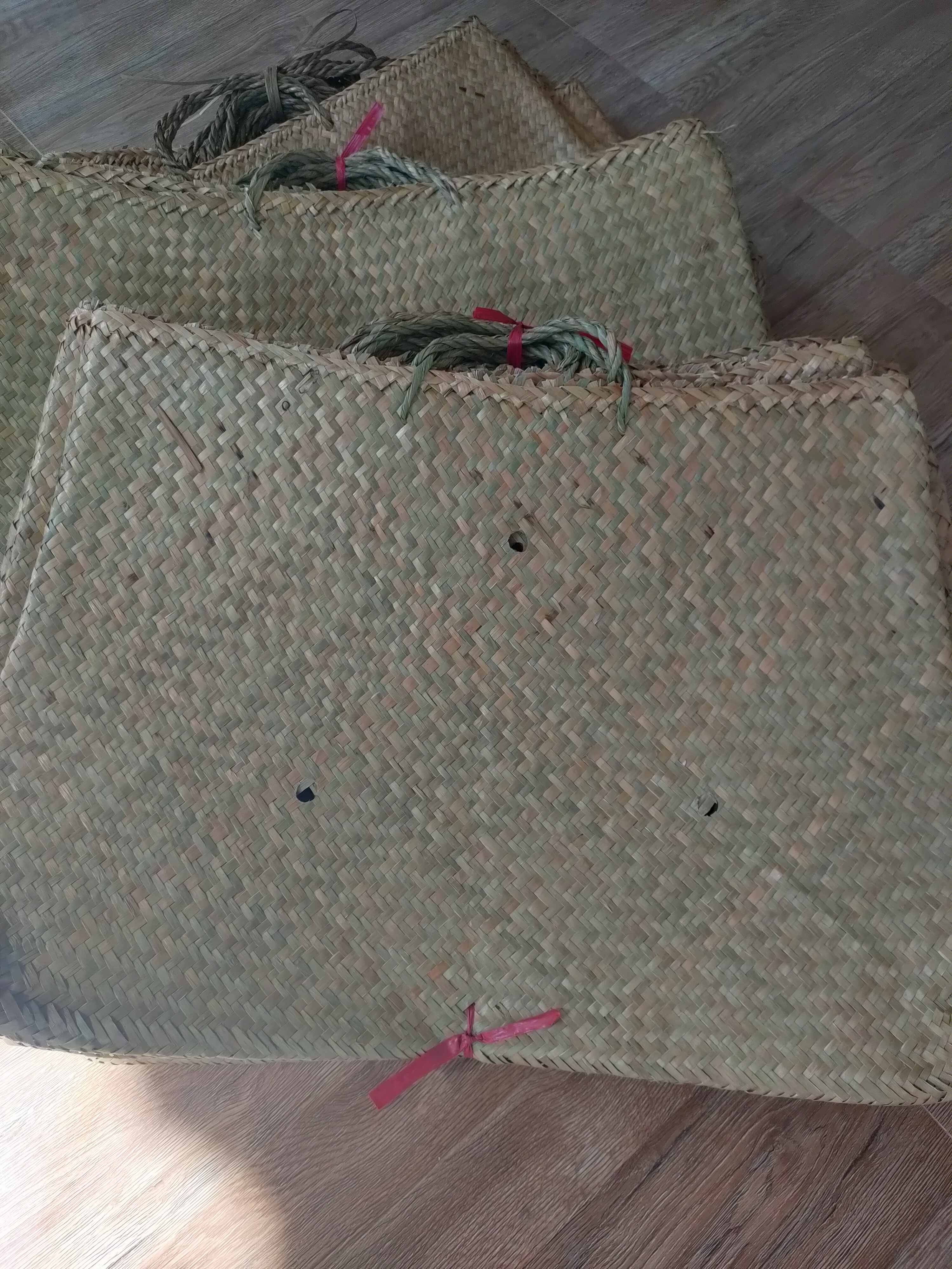 Giỏ đệm gà