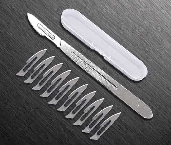 COMBO 1 cán dao và 10 lưỡi dao mổ