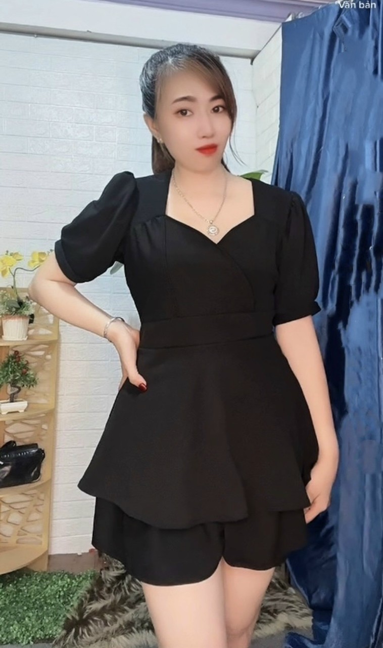 Sét đùi cổ chữ V