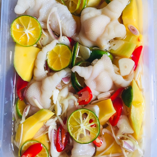 Chân gà rút xương ngâm sả tắc