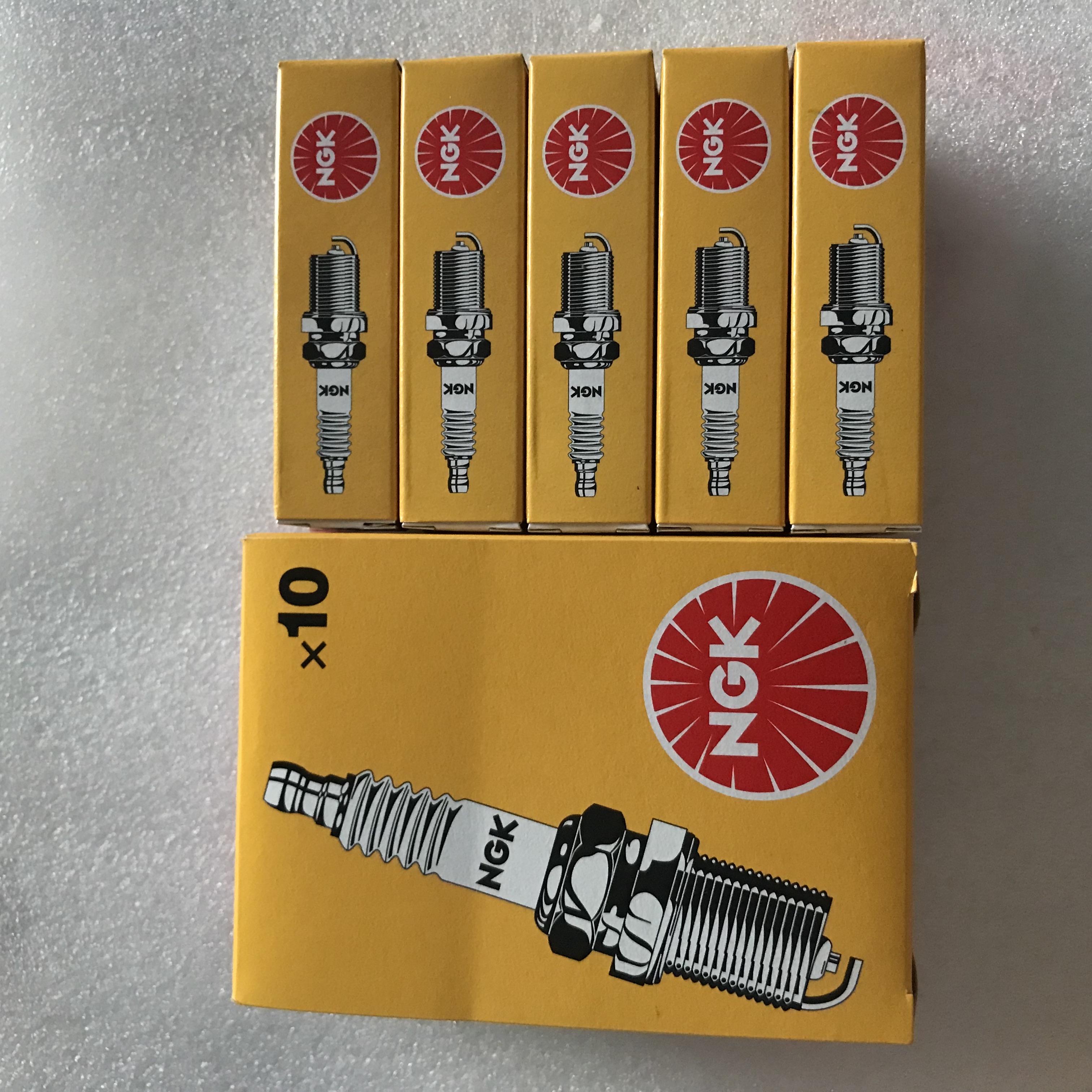 BUGI C5HSA hãng NGK(chân ngắn)