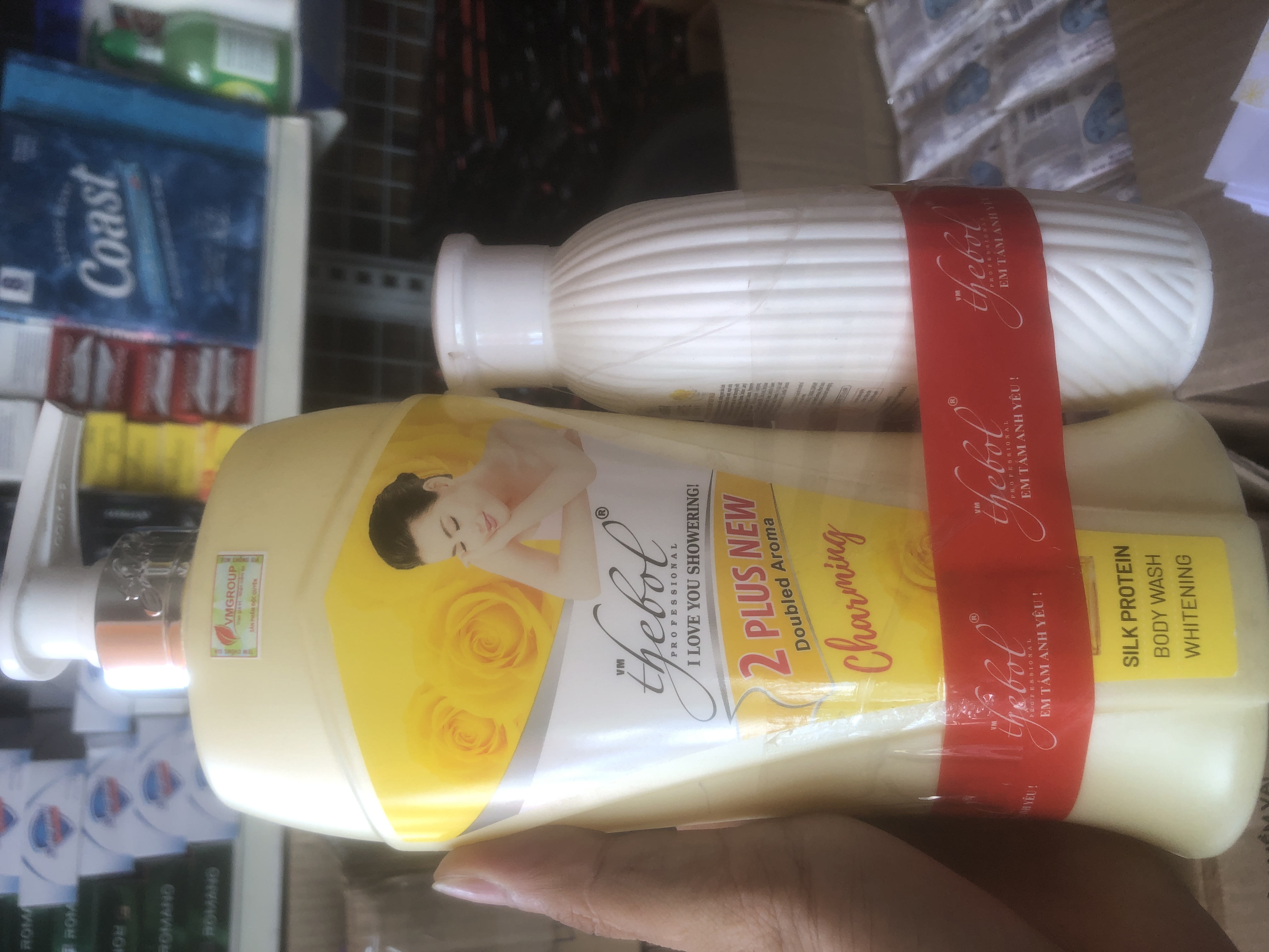 Sữa tắm thảo dược thebol 650g tặng kèm