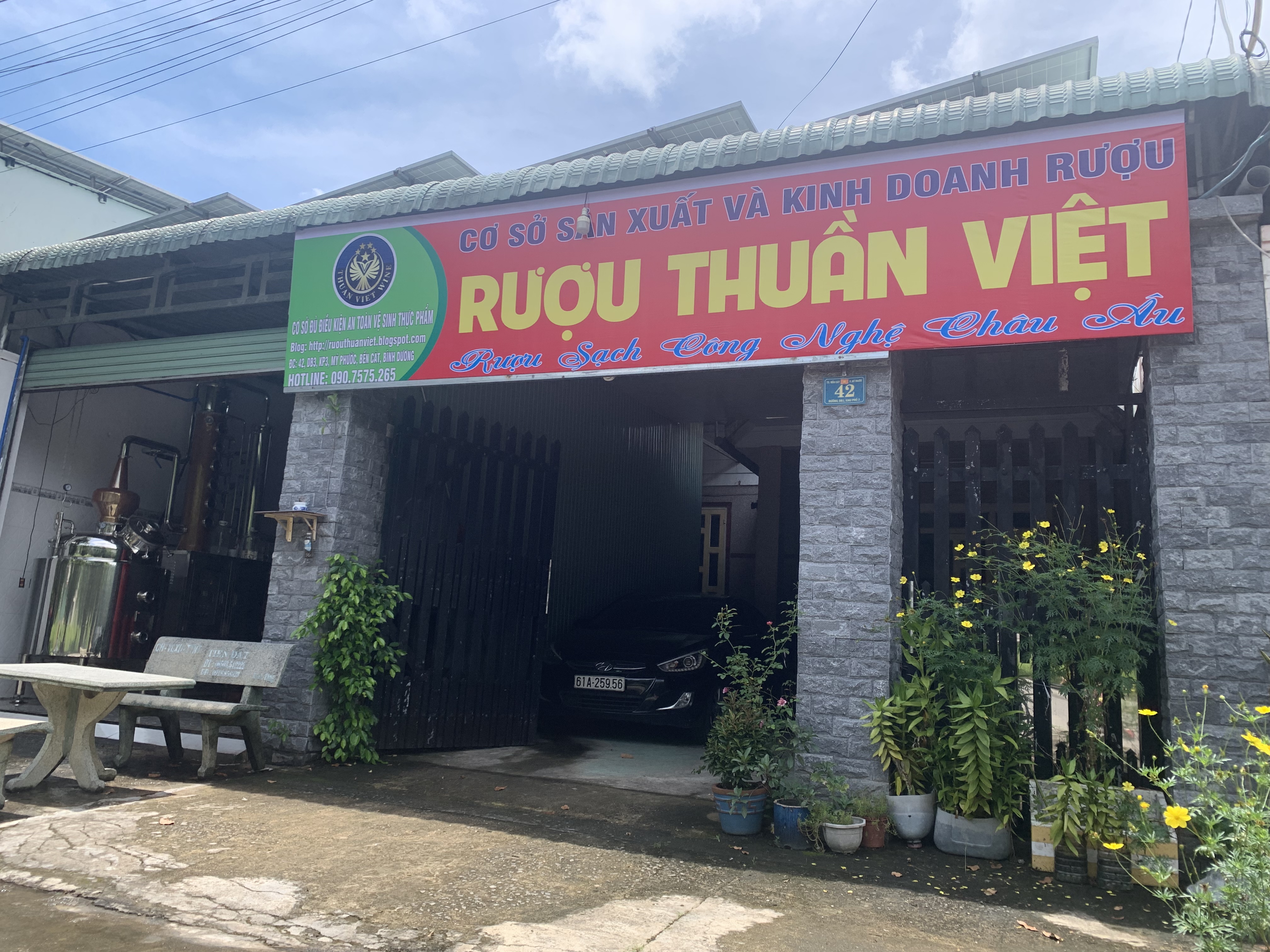 Rượu Ba Kích (chai 650ml)