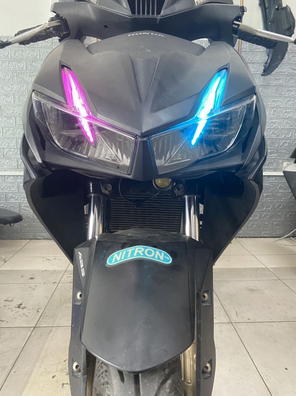 Audi i8 demi Winner X V2 (chạy hiệu ứng)