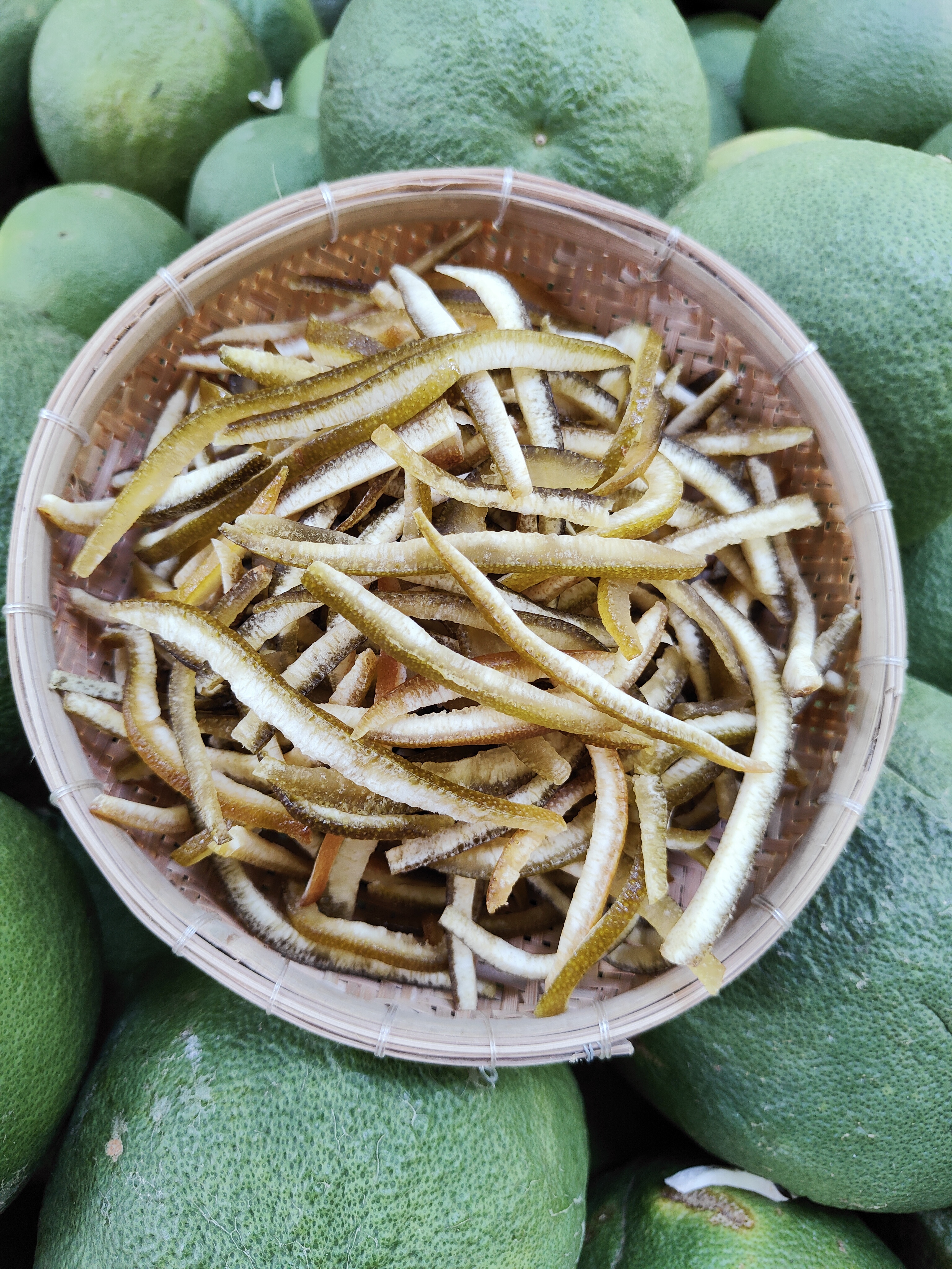 Mứt Vỏ  Bưởi  Sấy Dẻo Dạng Sợi Vị Chua Ngọt Không Đắng