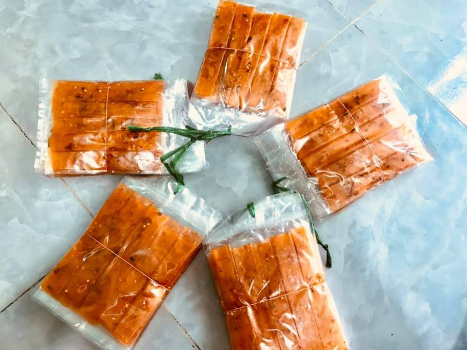 Bánh tráng dẻo tôm, dẻo ớt cuộn hành phi cực ngon