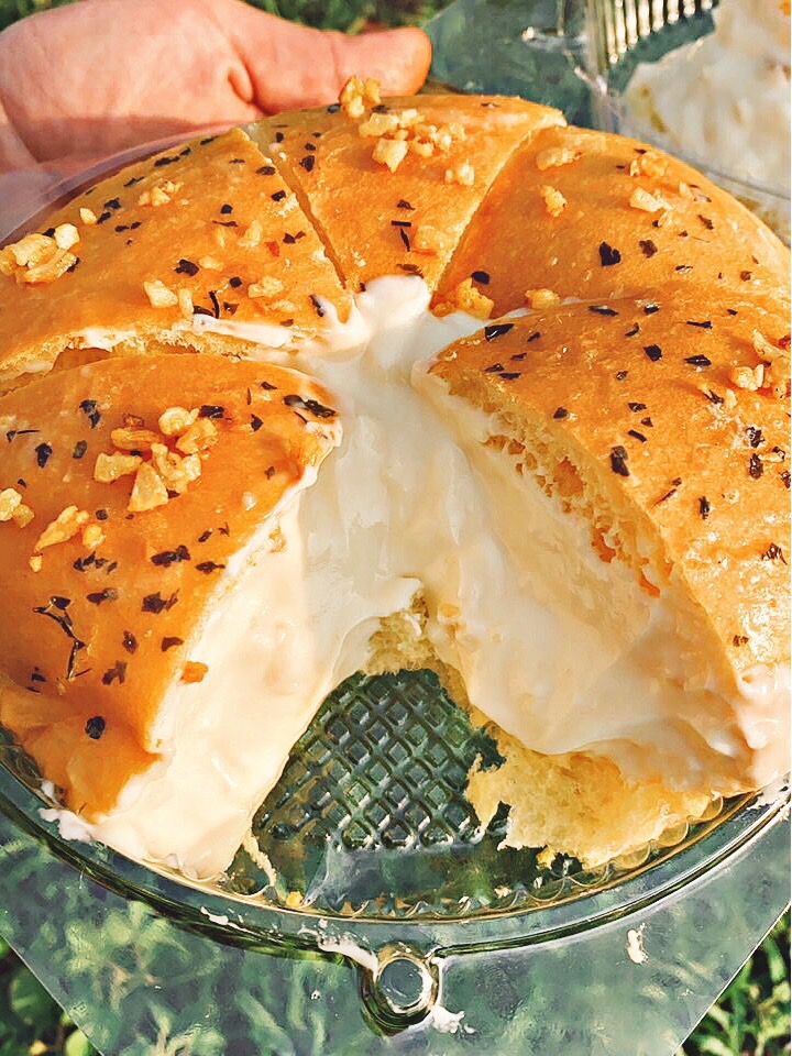 Bánh bơ tỏi sốt phô mai