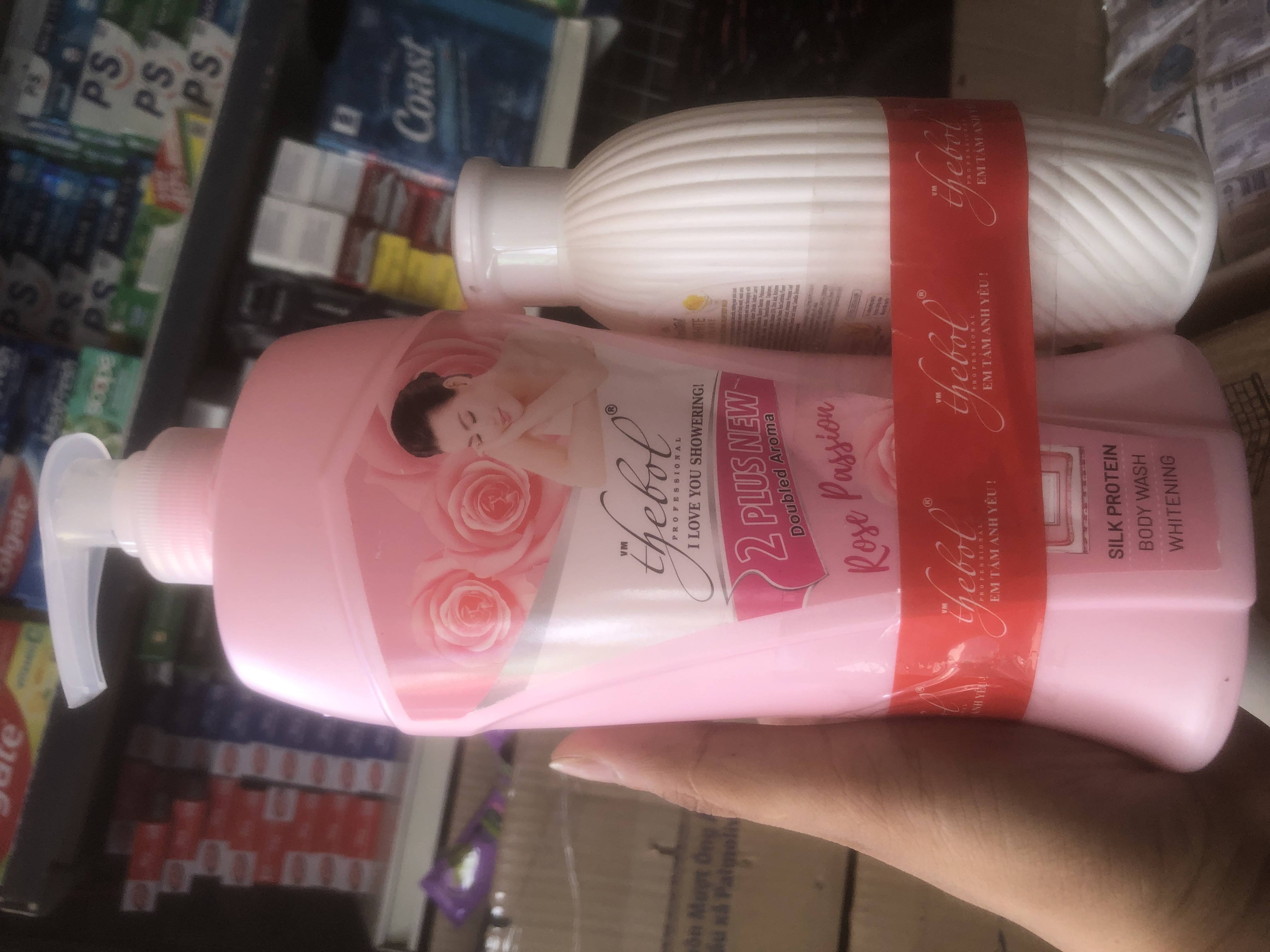 Sữa tắm thảo dược thebol 650g tặng kèm