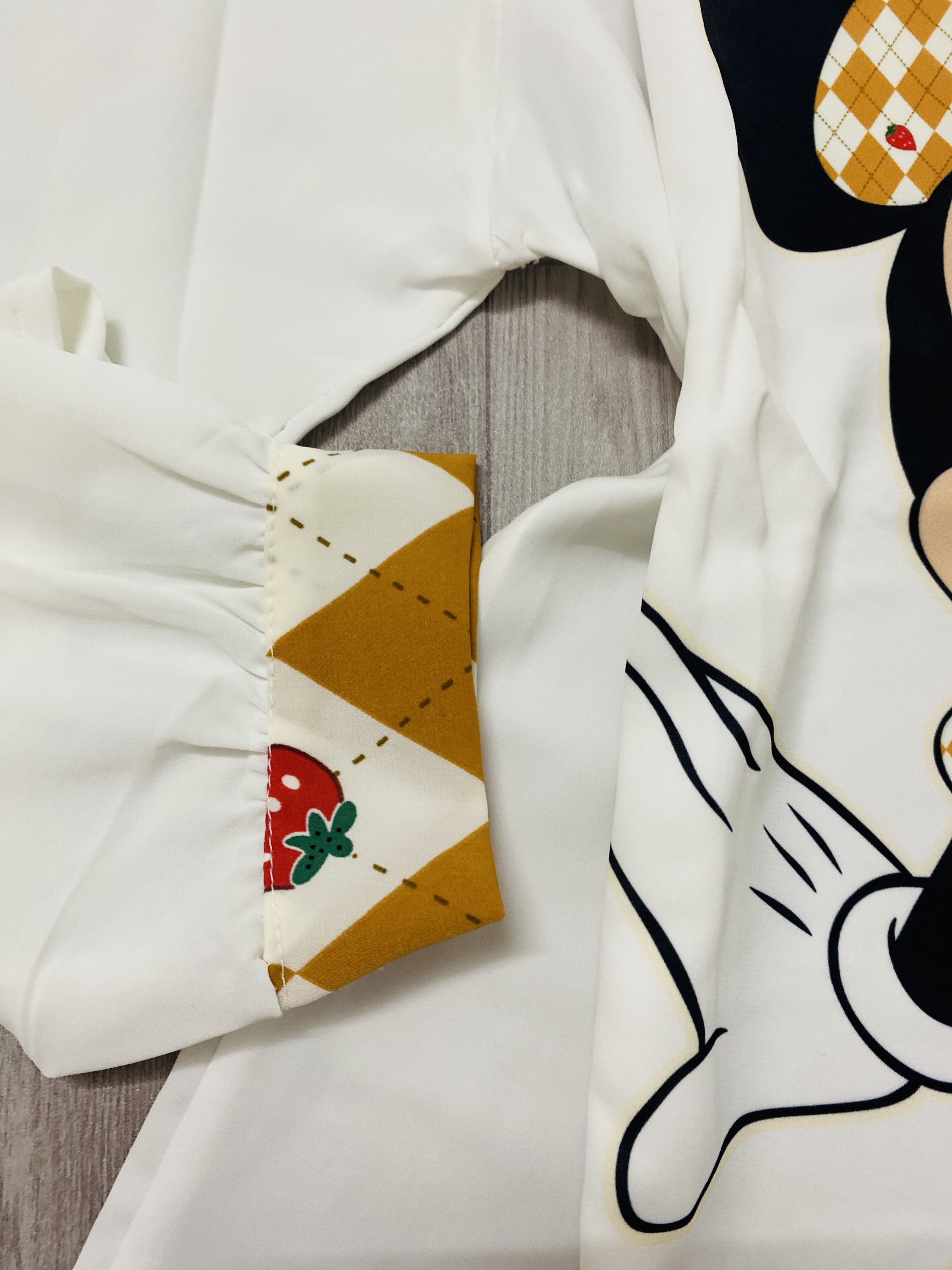 Bộ Pizama Lụa mango hoạ tiết hoạt hình Chuộc Mickey