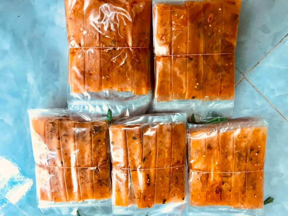 Bánh tráng dẻo tôm, dẻo ớt cuộn hành phi cực ngon
