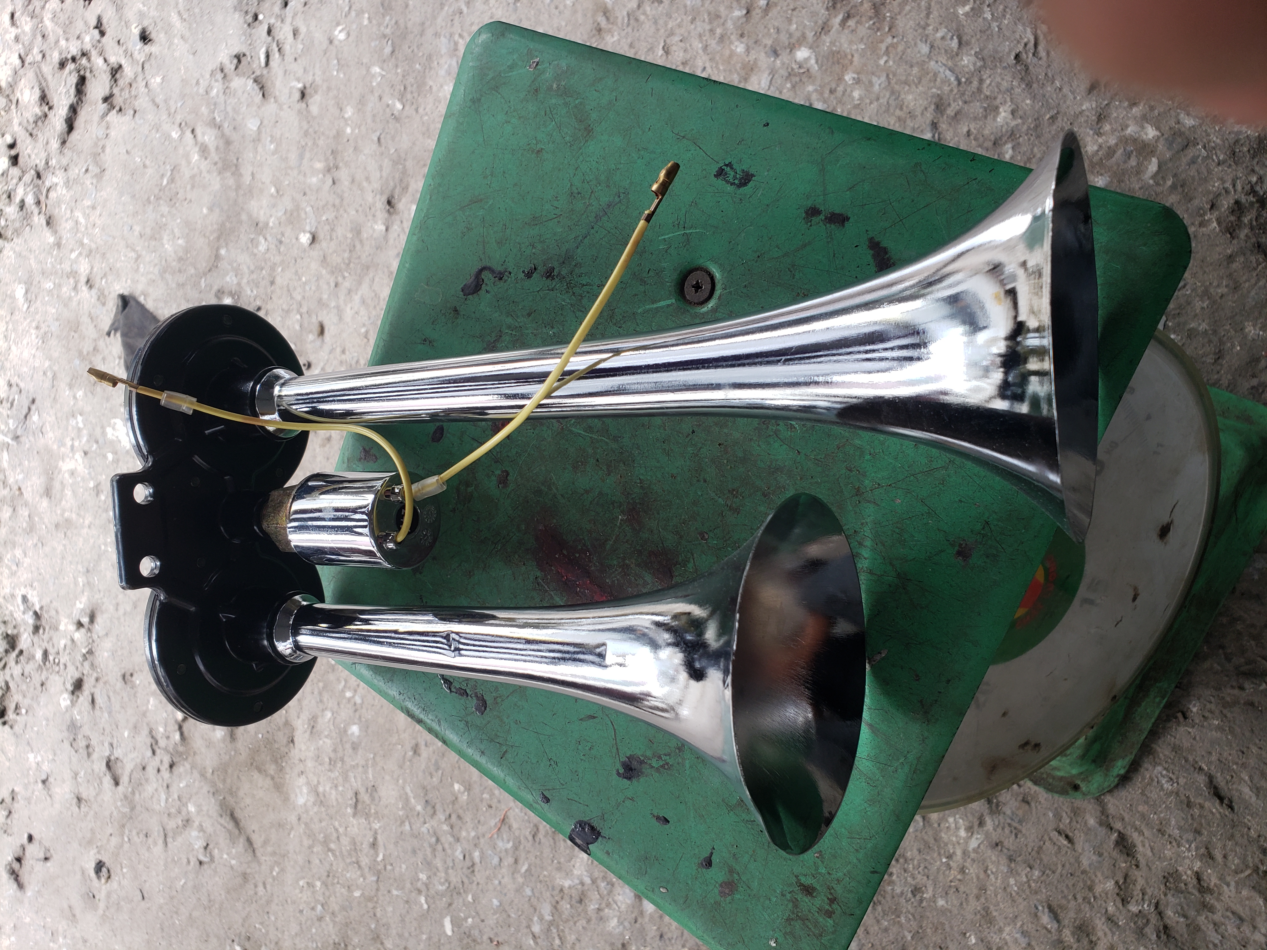 Còi hơi oto 2 loa 24v