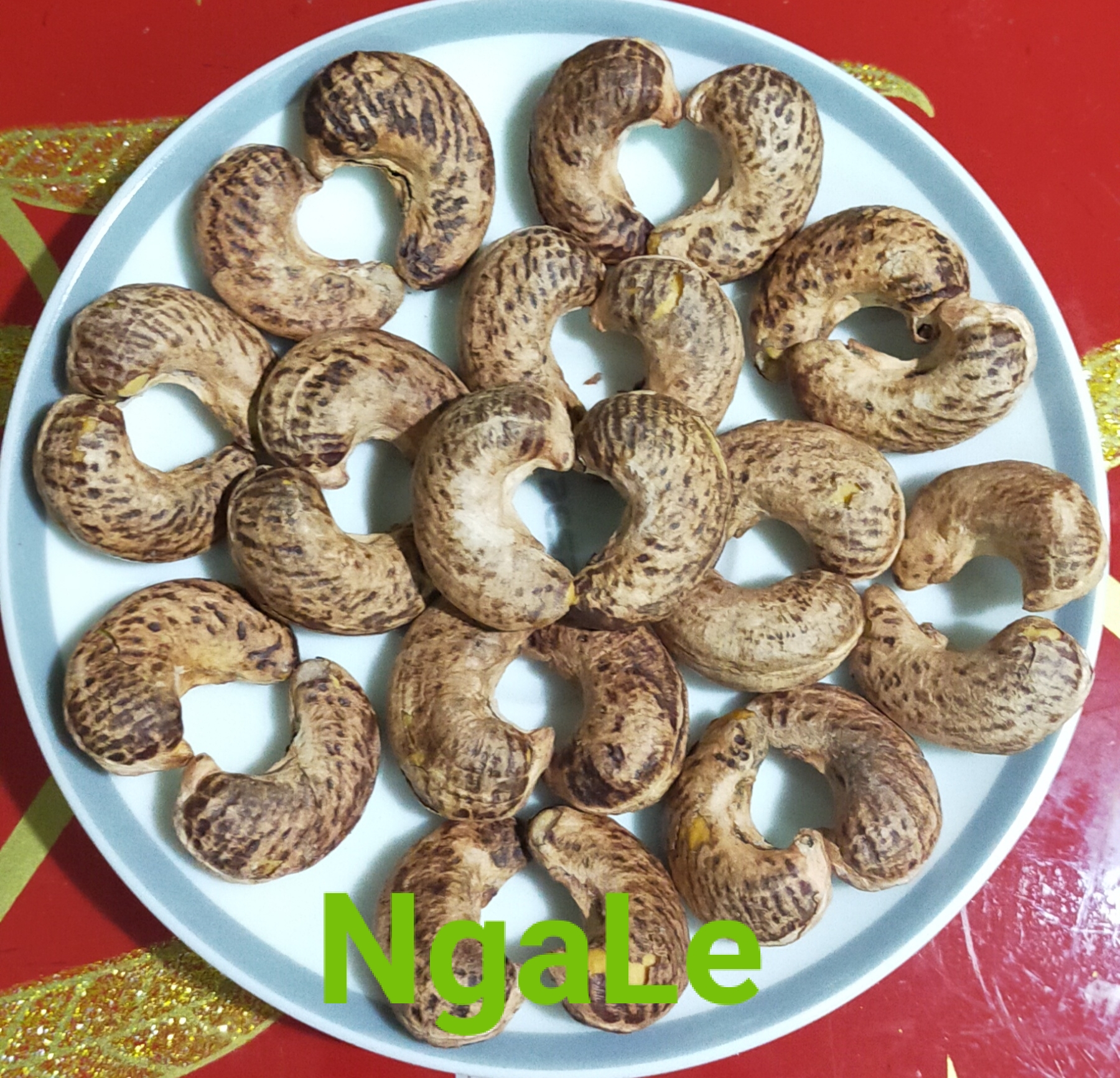 HẠT ĐIỀU RANG MUỐI CÒN VỎ LỤA
