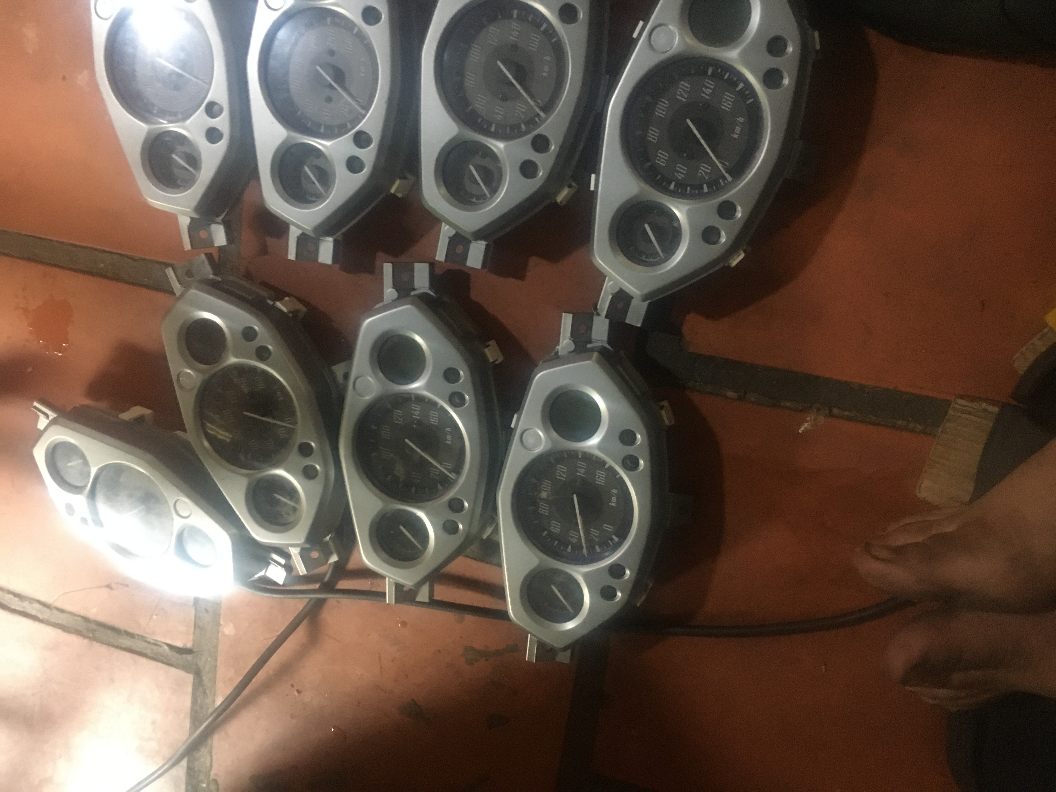 Đồng hồ novo lx rã xe còn tốt chuyên cung cấp các mặt hàng rã  toàn quốc các dòng xe anh em cần cứ hú minh
