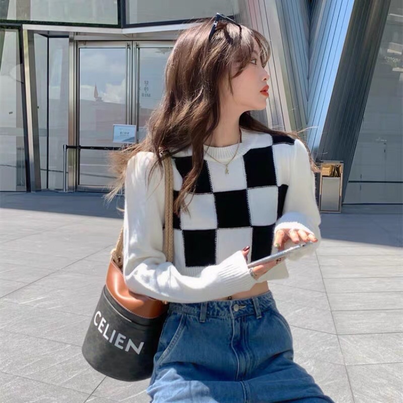 Áo len croptop hoạ tiết kẻ caro