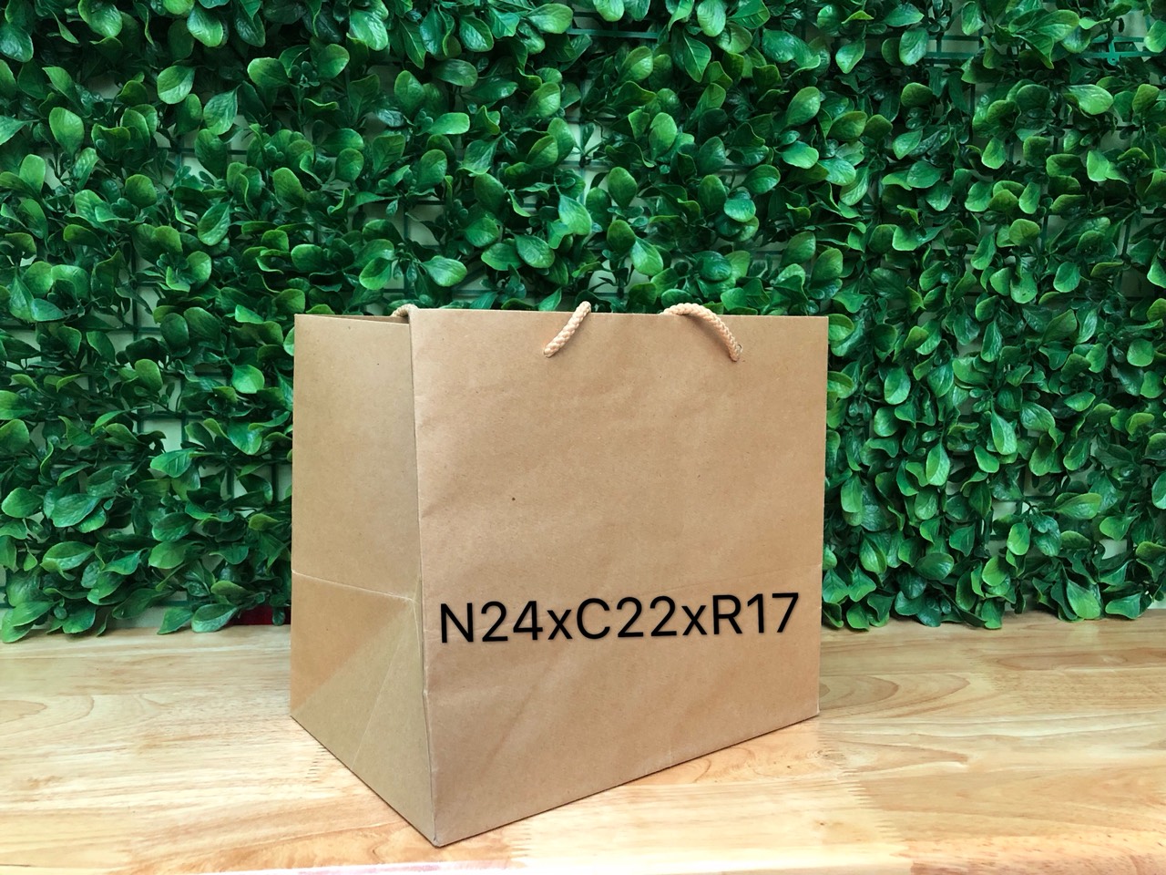 Combo 10 túi giấy kraft
KT N24xC22xR17( Giấy kraft nhật định lượng 180 gsm )