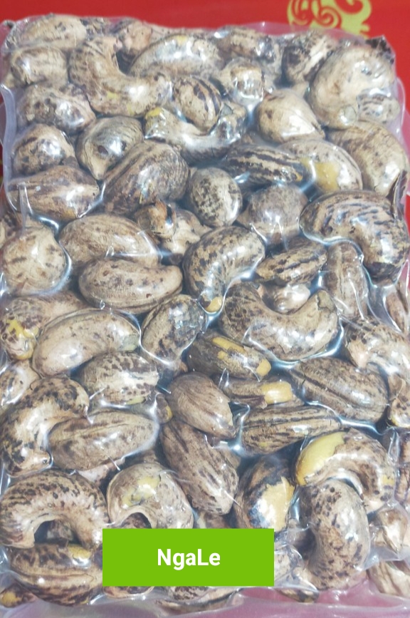 HẠT ĐIỀU RANG MUỐI CÒN VỎ LỤA