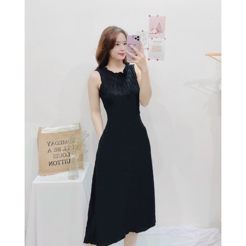 Đầm cổ tròn bèo sát nách 2 màu