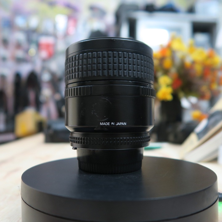 Ống kính Nikon D 60f2.8 Micro (ống kính chân dung và macro)
