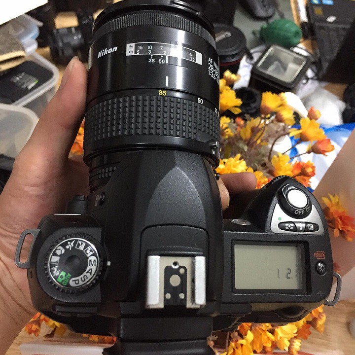 Máy ảnh Nikon D70 kèm lens bất kỳ
