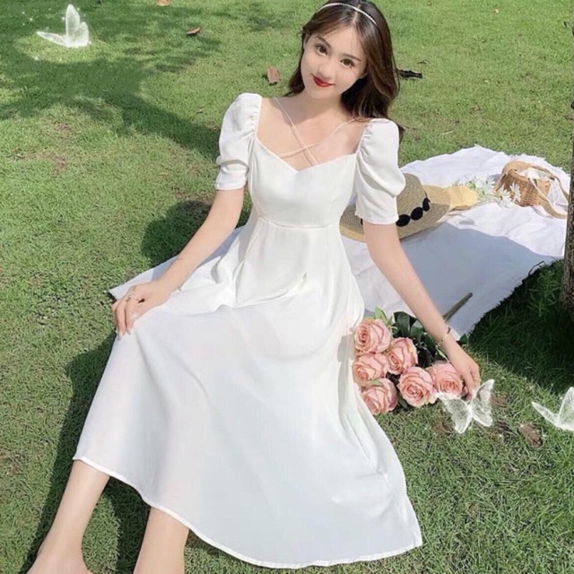 Đầm trắng chéo dây form dài