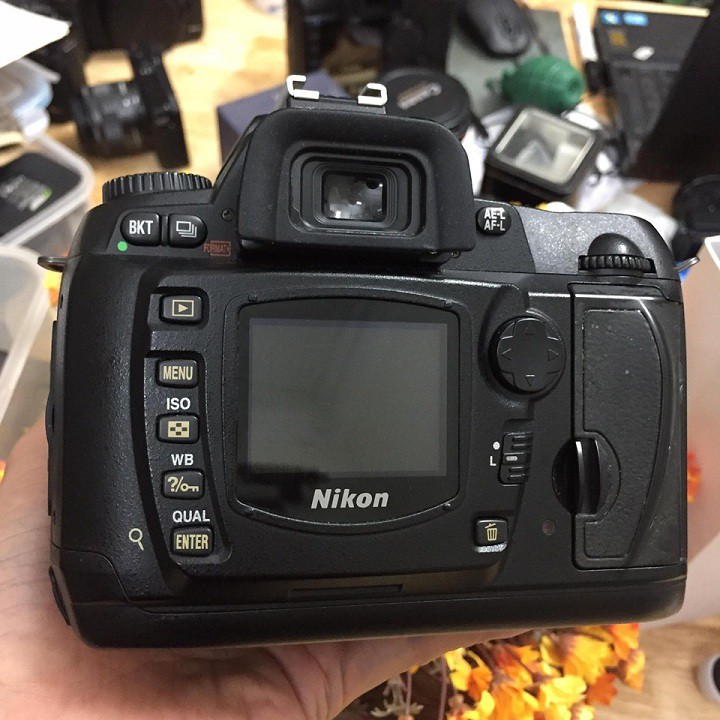 Máy ảnh Nikon D70 kèm lens bất kỳ