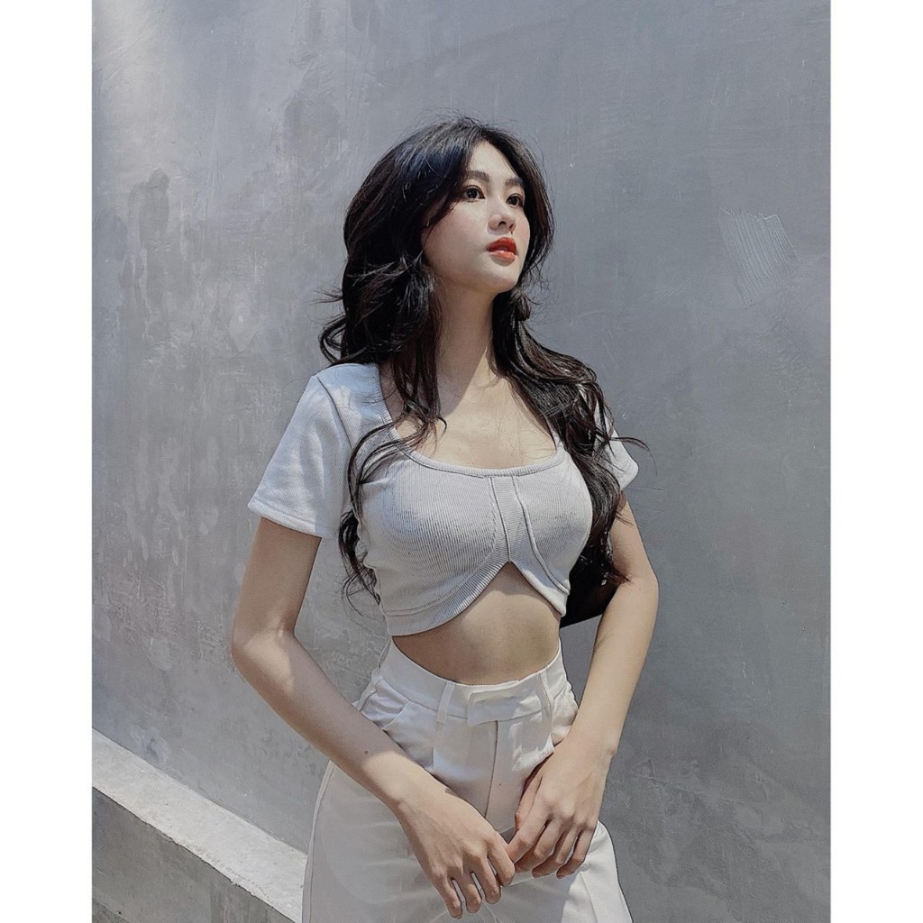 Áo Croptop Kiểu Cổ U Khoét Thân Độc Lạ