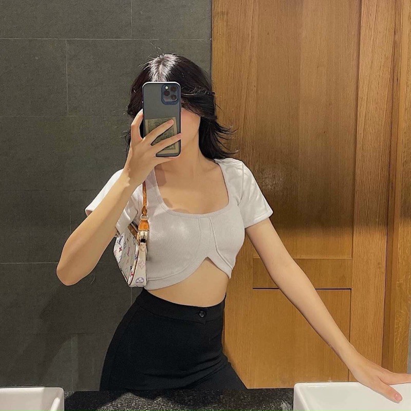 Áo Croptop Kiểu Cổ U Khoét Thân Độc Lạ