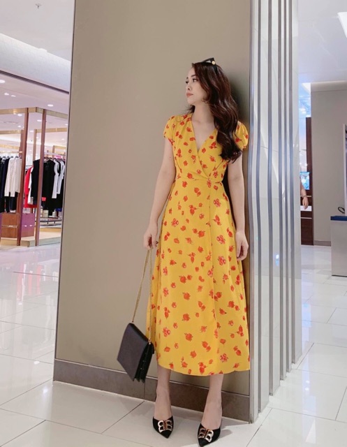 [HCM]Đầm vàng hoa đỏ xẻ tà (kèm hình thật)