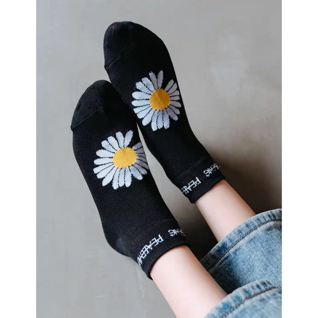 Set 5 Đôi Tất Hoa Cúc Hot Trend (màu đen)