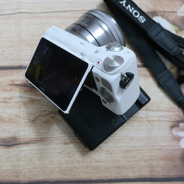 Máy ảnh Sony Nex 5R kèm ống kính 16-50 mầu trắng