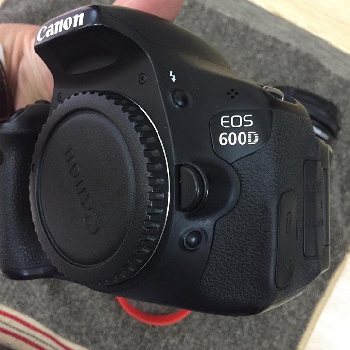 Máy ảnh Canon 600D kèm Kít 18-55mm is2