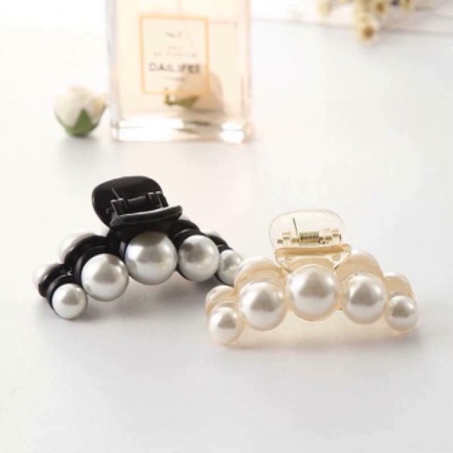 Kẹp tóc hạt trai quý phái