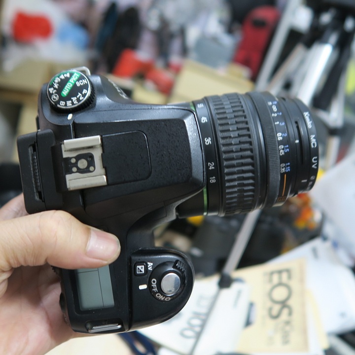 Máy ảnh Pentac K100D kèm ống kính 18-55