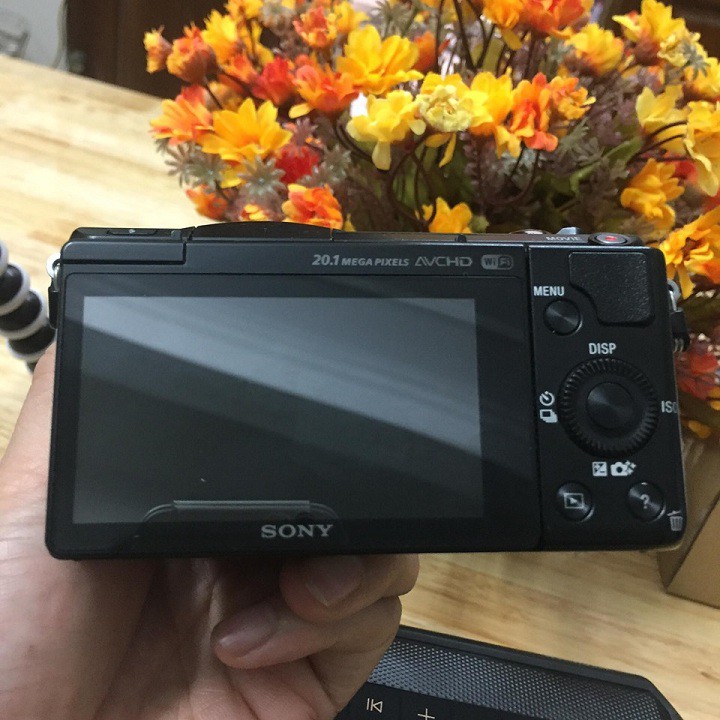 Máy ảnh Sony A5000 kèm ống kính 16-50